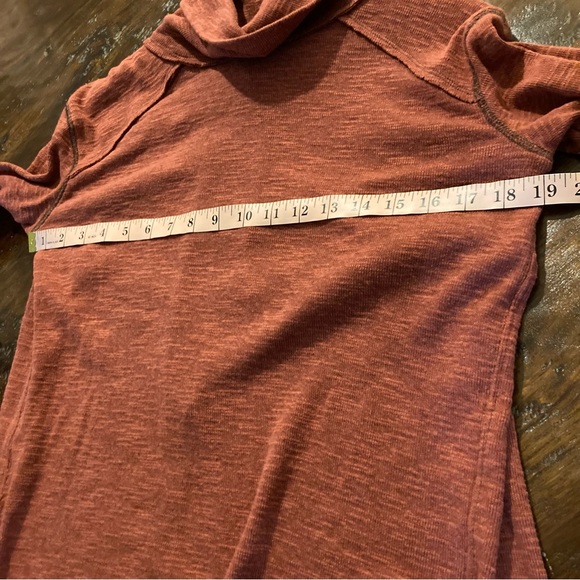 We the Free Turtleneck Tunic Sweater Split Hem Brick Red Size Small S - Picture 8 of 10